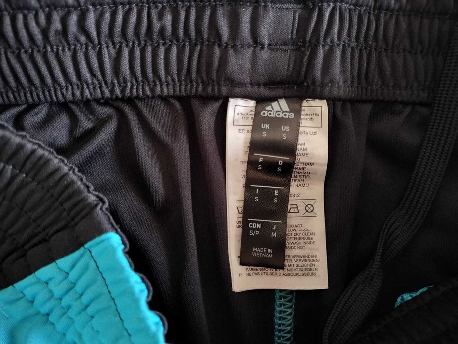 Vand pantaloni scurti Adidas, de basket, albastri, Masura S