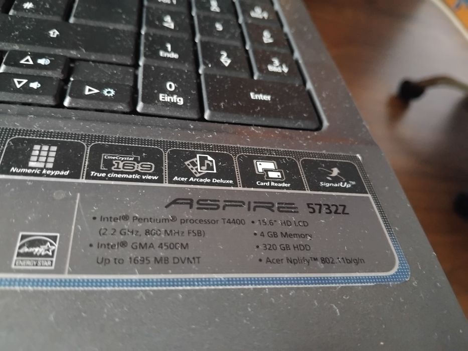 Vând laptop acer 5732z