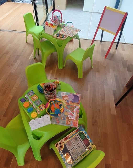 Masute și scaunele gradinita