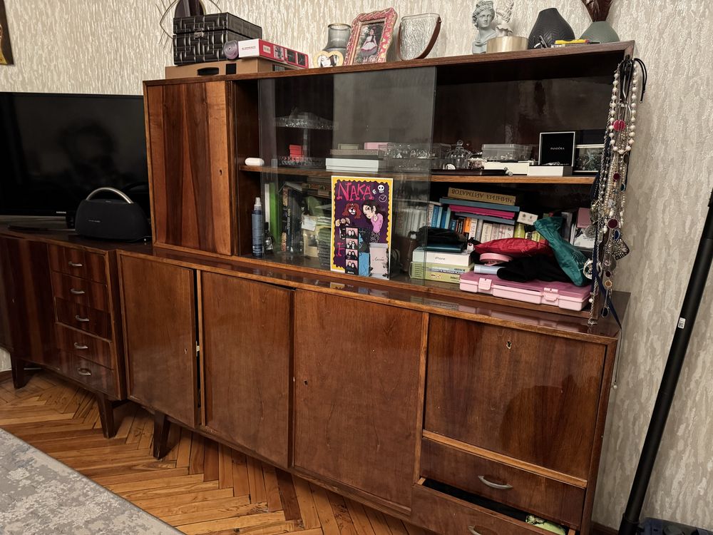 Продам советский сервант и комод