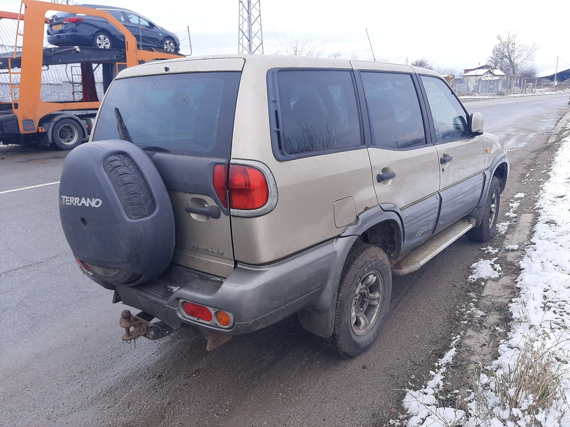 За части Nissan Terrano 3000 кубика TDI автоматик 2004 година