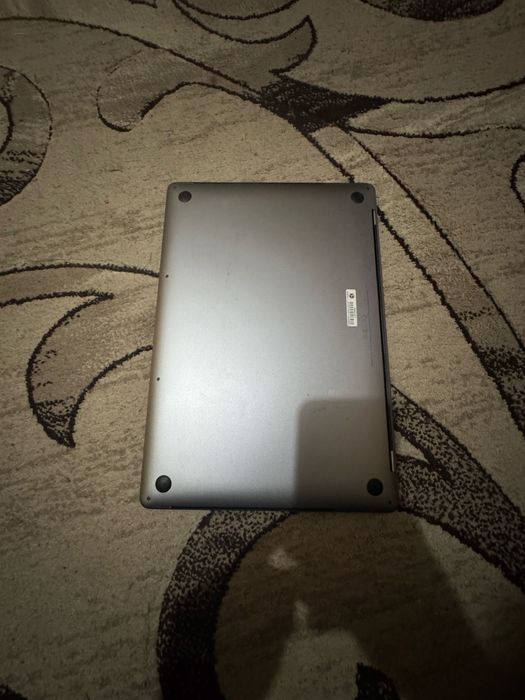 MacBook Pro!Model A1707