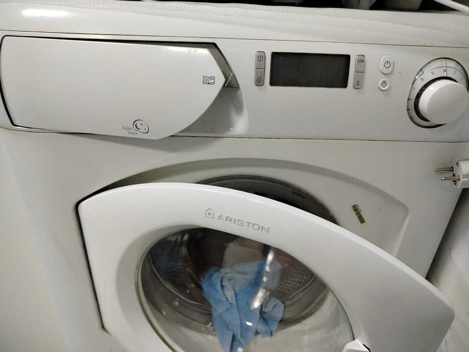 Стиральная машина Ariston б/у