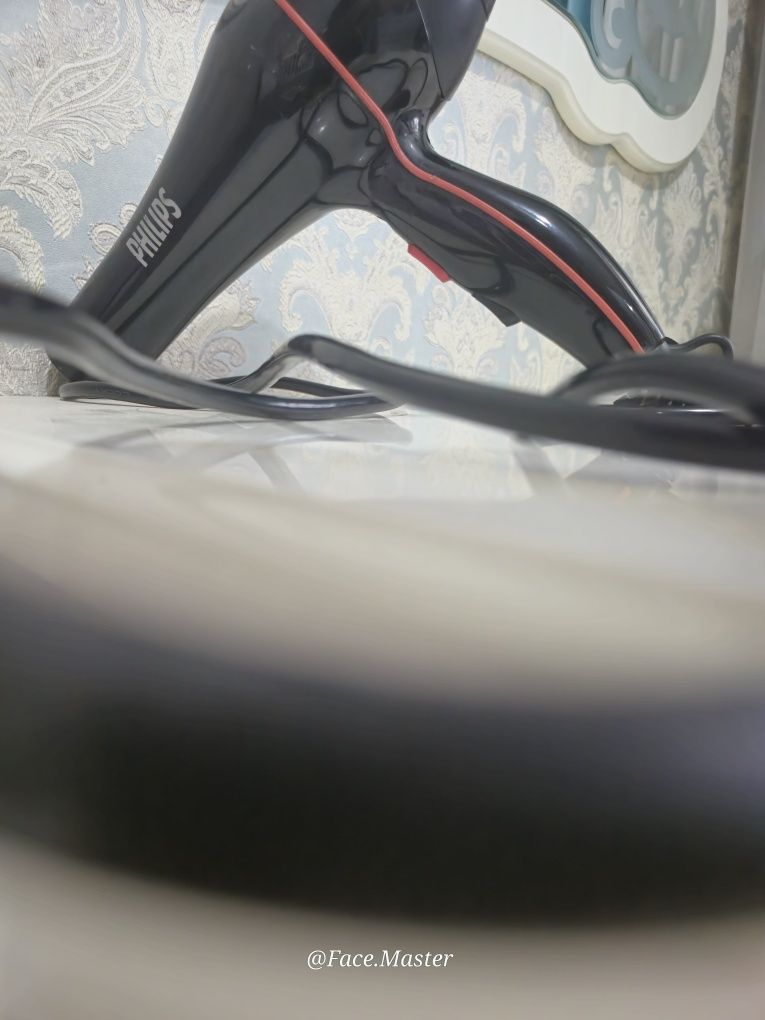 Продам фен Philips