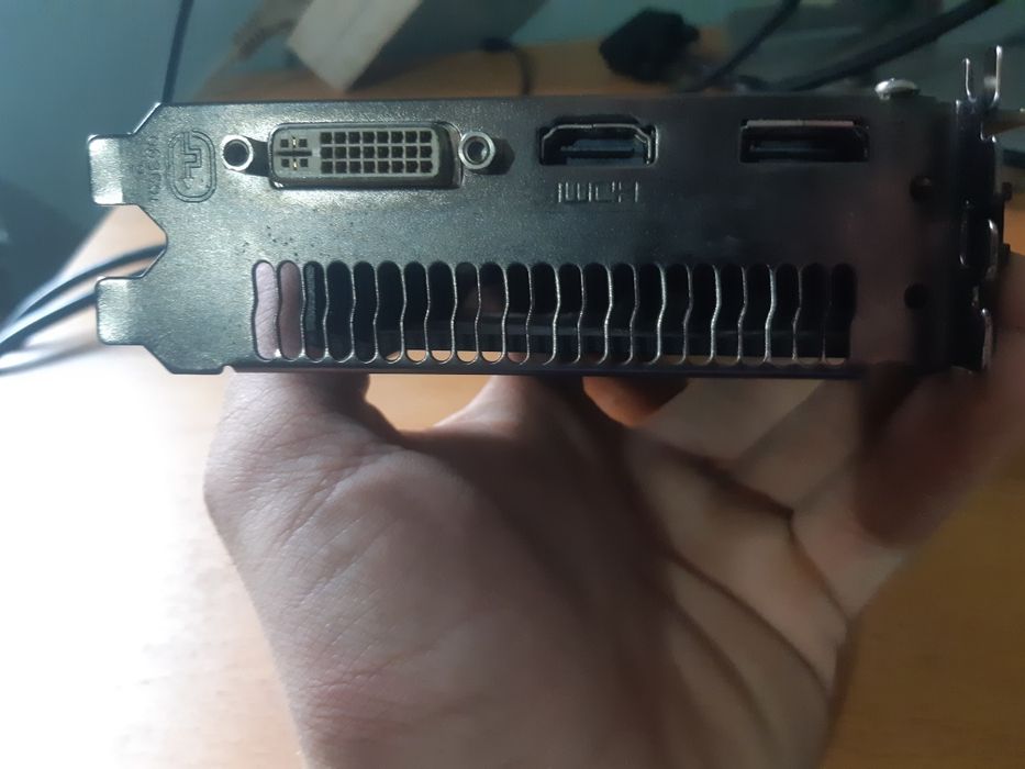 Vnd placa video nitro 250 lei