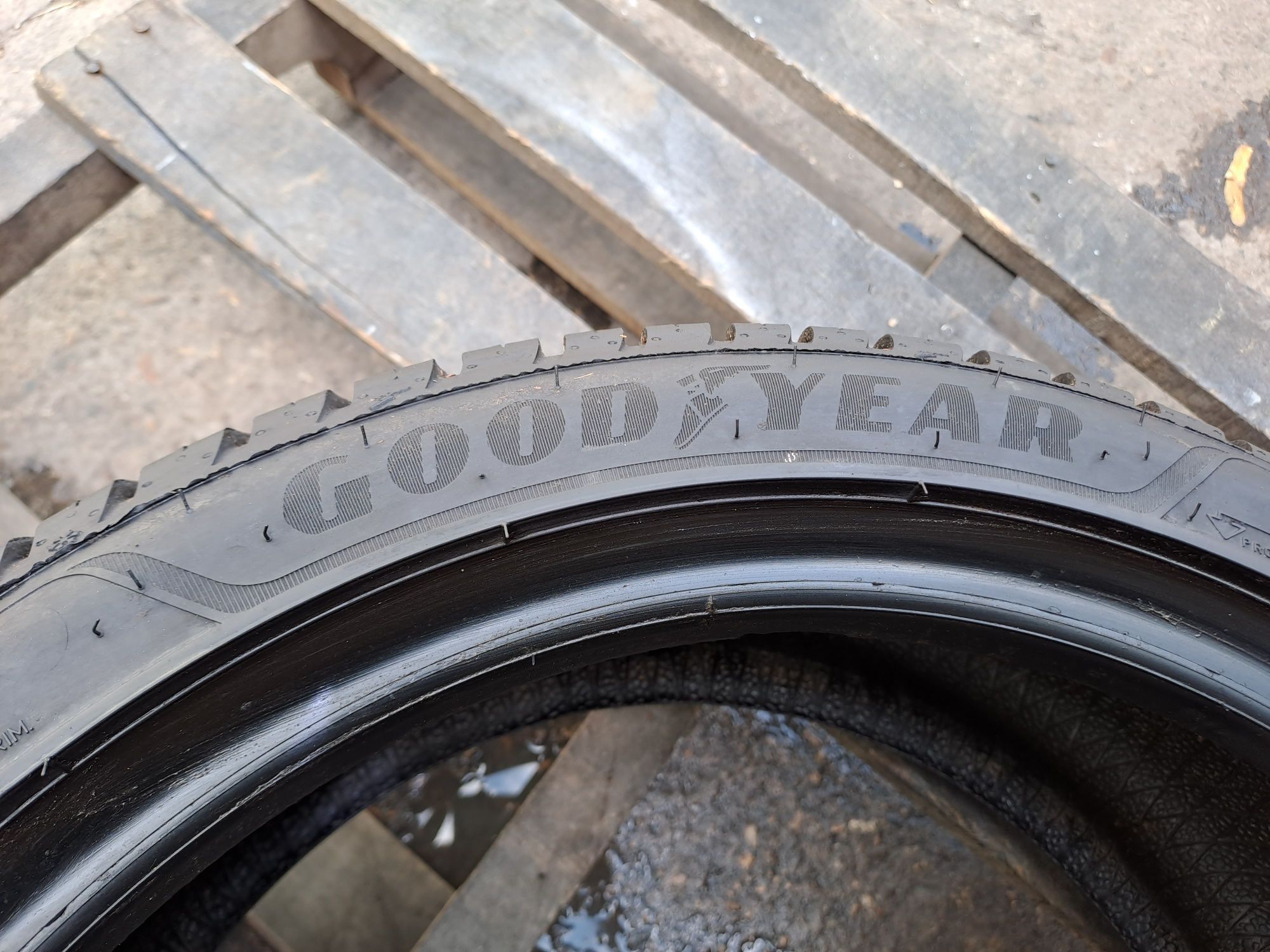 1бр. Почти Нова 195/45/16 Goodyear Vector 4Seasons (всесезонна)