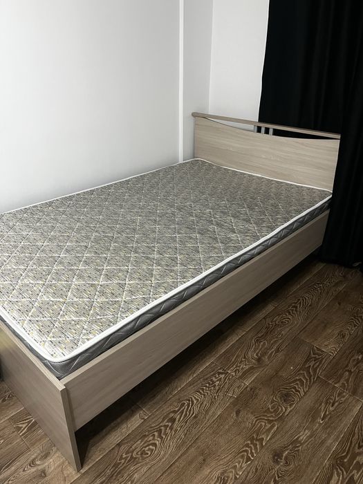 Кровать и матрас