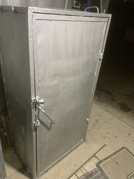 Шкаф металлический