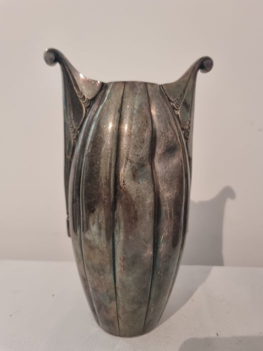 Pereche de vaze Art Nouveau argintate 20 cm, circa 1900
