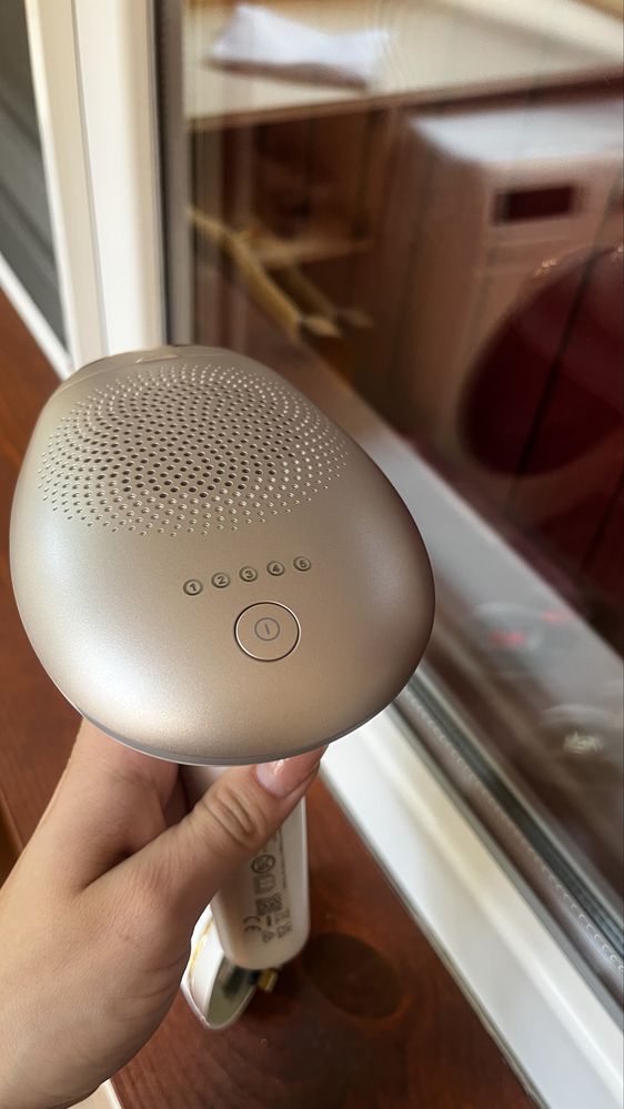 Фотоепилатор Philips Lumea