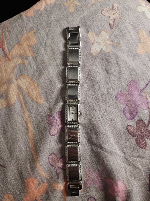 Ceas tip brățară Fossil cu pietre tip swarowski