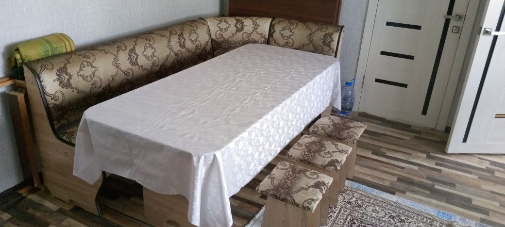 Сатылады уголок стол және 3, 5 метрлік стол