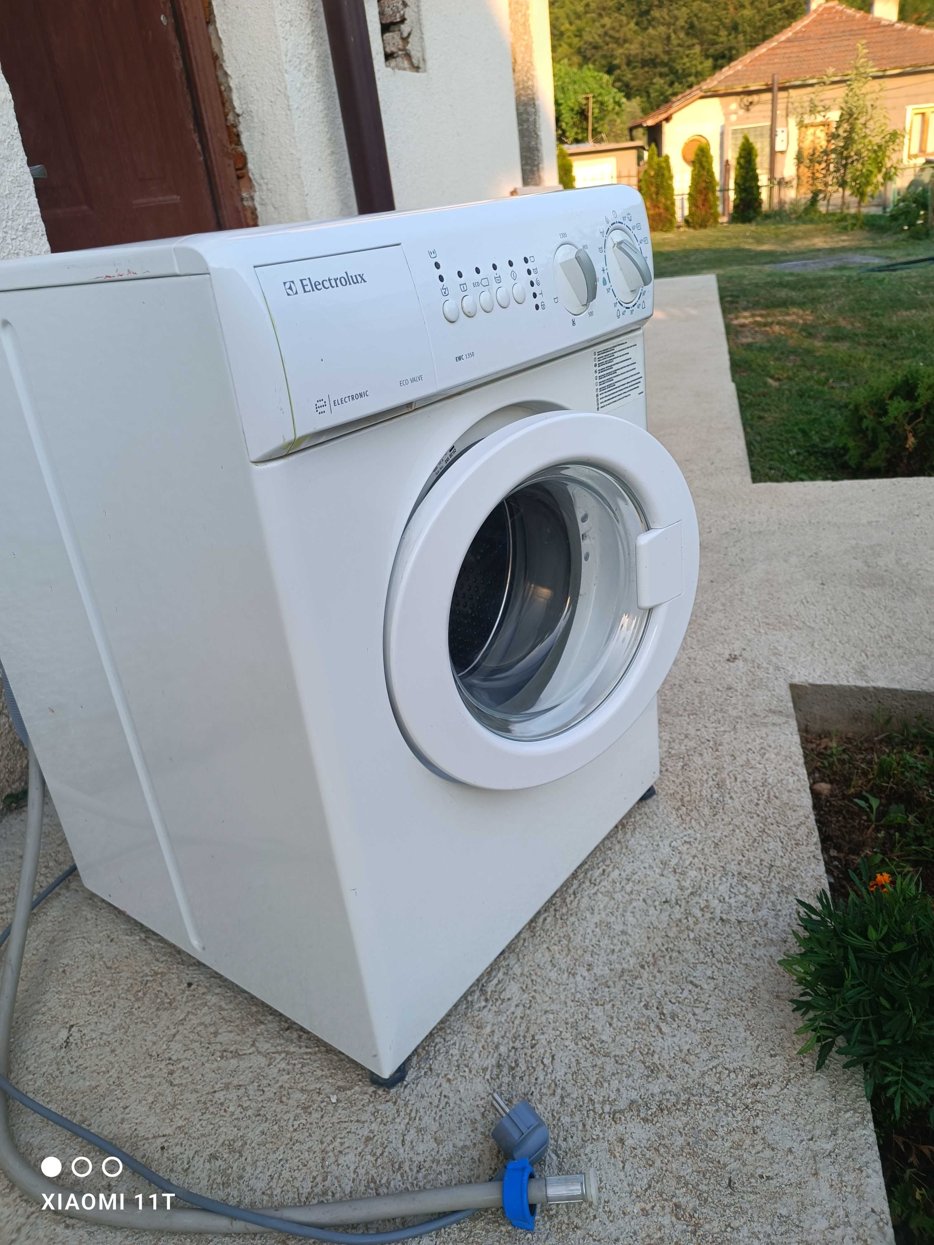 Мини пералня Electrolux EWC1150