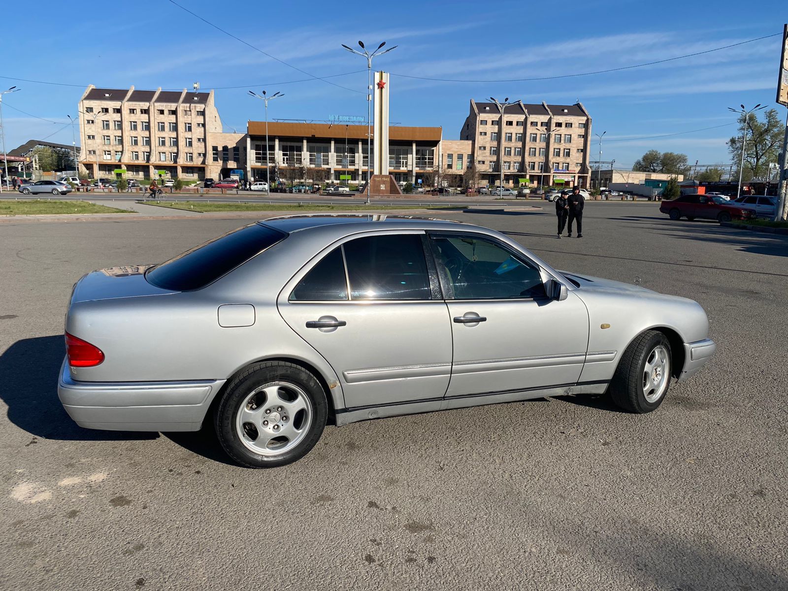 Mercedes-Benz w210