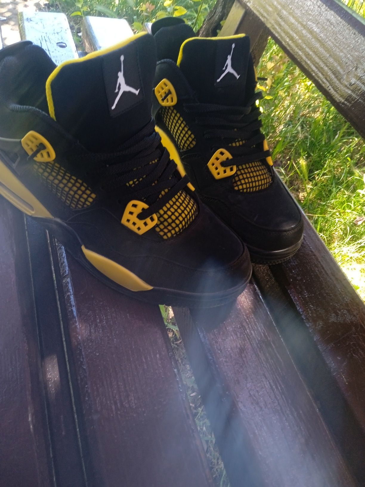 Jordan 4 yellow thunder