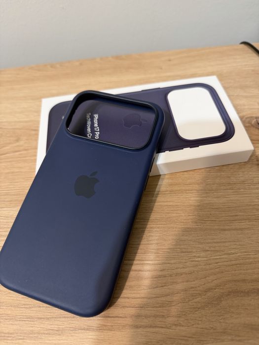 iPhone 17 Pro Silicone Case with MagSafe син