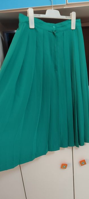 Fusta neagra  cu pliuri