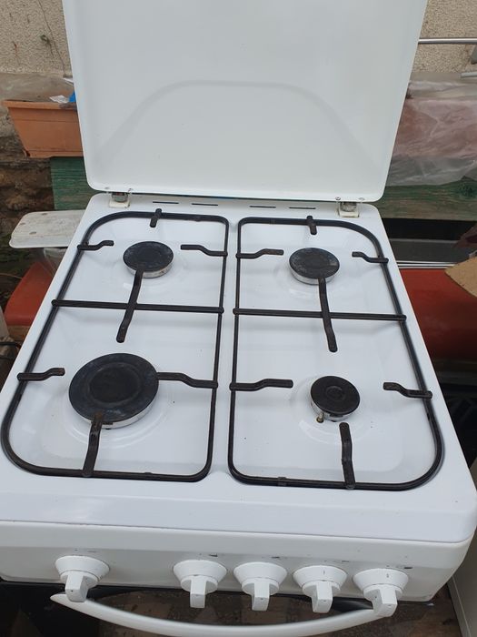 Vând  aragaz  în stare  bună  funcțională