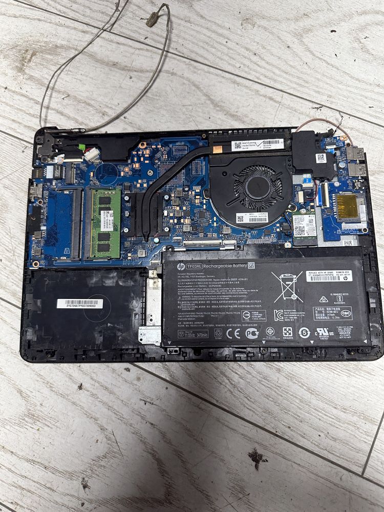 Dezmembrez HP Laptop 14-bp0xx - core i3 7100U- placa de baza buna