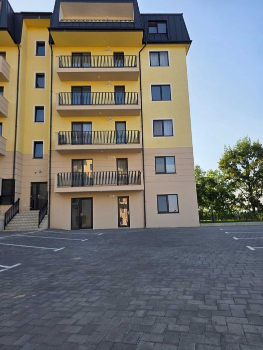 Apartament cu 2 camere spațiu pentru locuință sau activ. profesionala