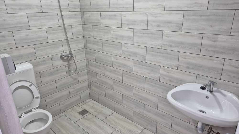 Inchiriez garaj/spatiu  55mp zona Dedeman, Portului