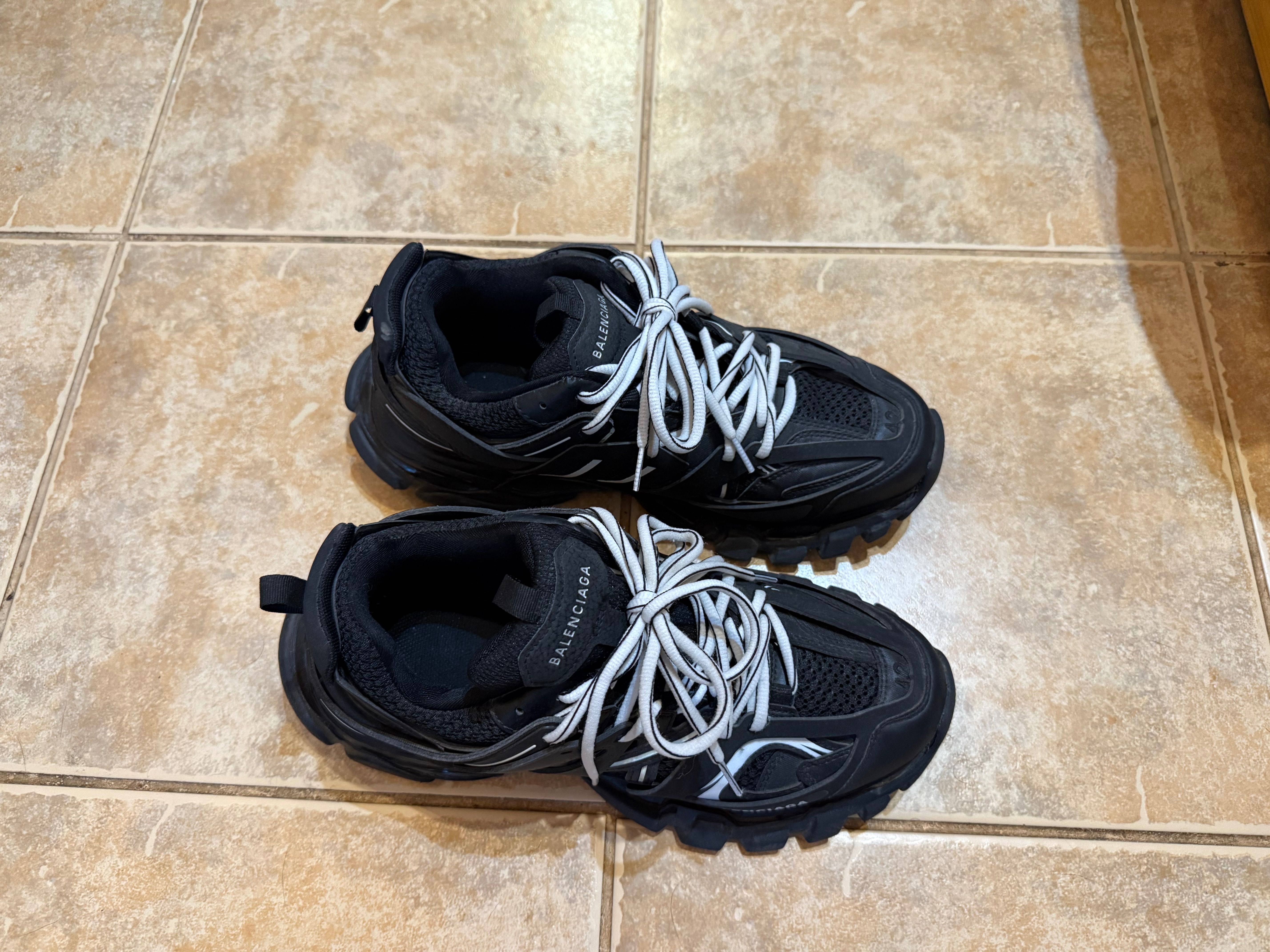 Balenciaga track