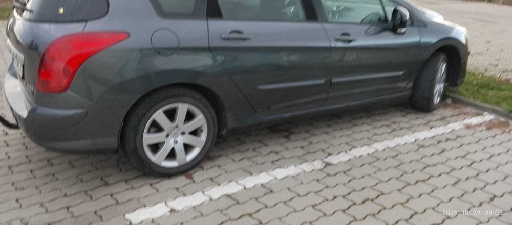 Vand Peugeot 308 ,an 2009 motor benzina 1.6 ,120 cp .sau schimb.