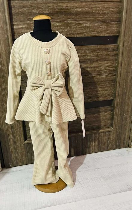 Compleu pentru fetițe