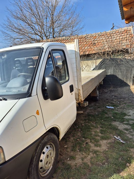 Fiat Ducato Maxi varianta lunga, an fabricație 2003
Geografie