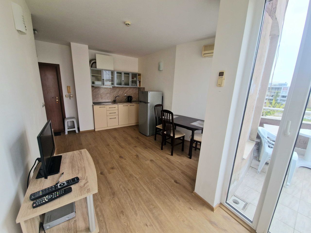 Продава се Двустаен апартамент в к.к. Слънчев бряг - 46 кв.м за 1327 €/кв.м - Снимка #1