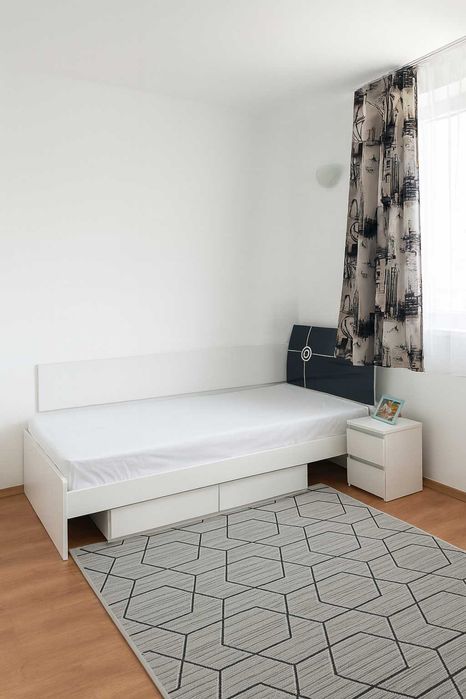 Тристаен ап. под наем в кв. Студентски град