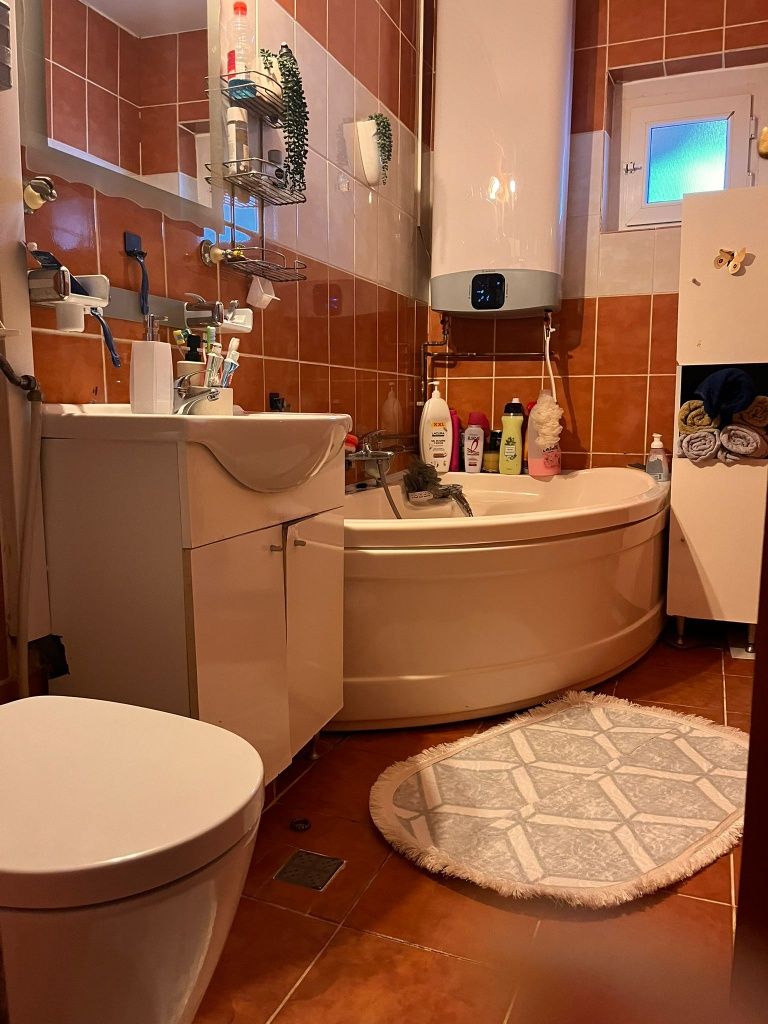 Apartament 3 camere 68mp