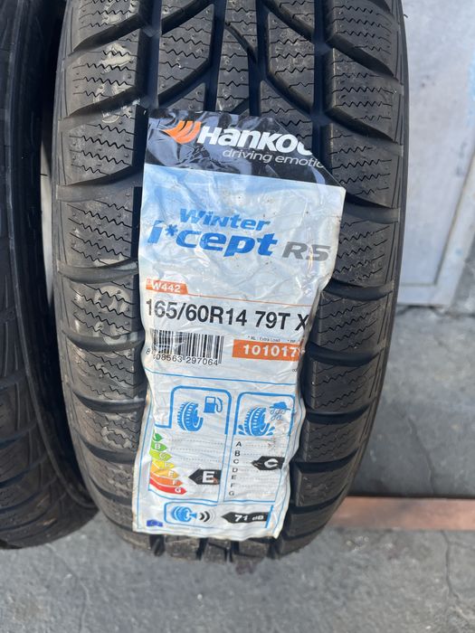 2 бр. нови зимни гуми 165/60/14 Hankook DOT 2115