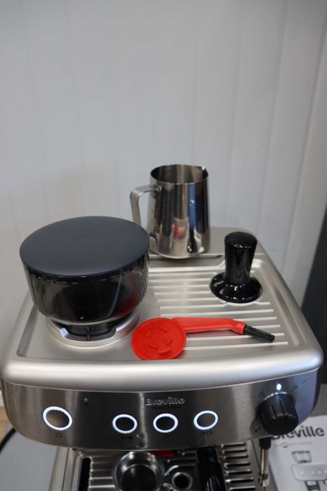 Breville Barista Max Еспресо кафемашинас вградена мелачка за зърна