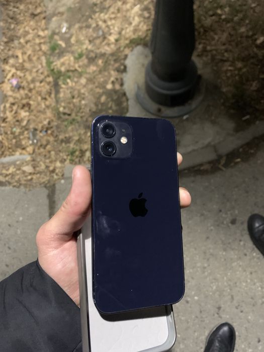 Продам айфон 12 128 гб