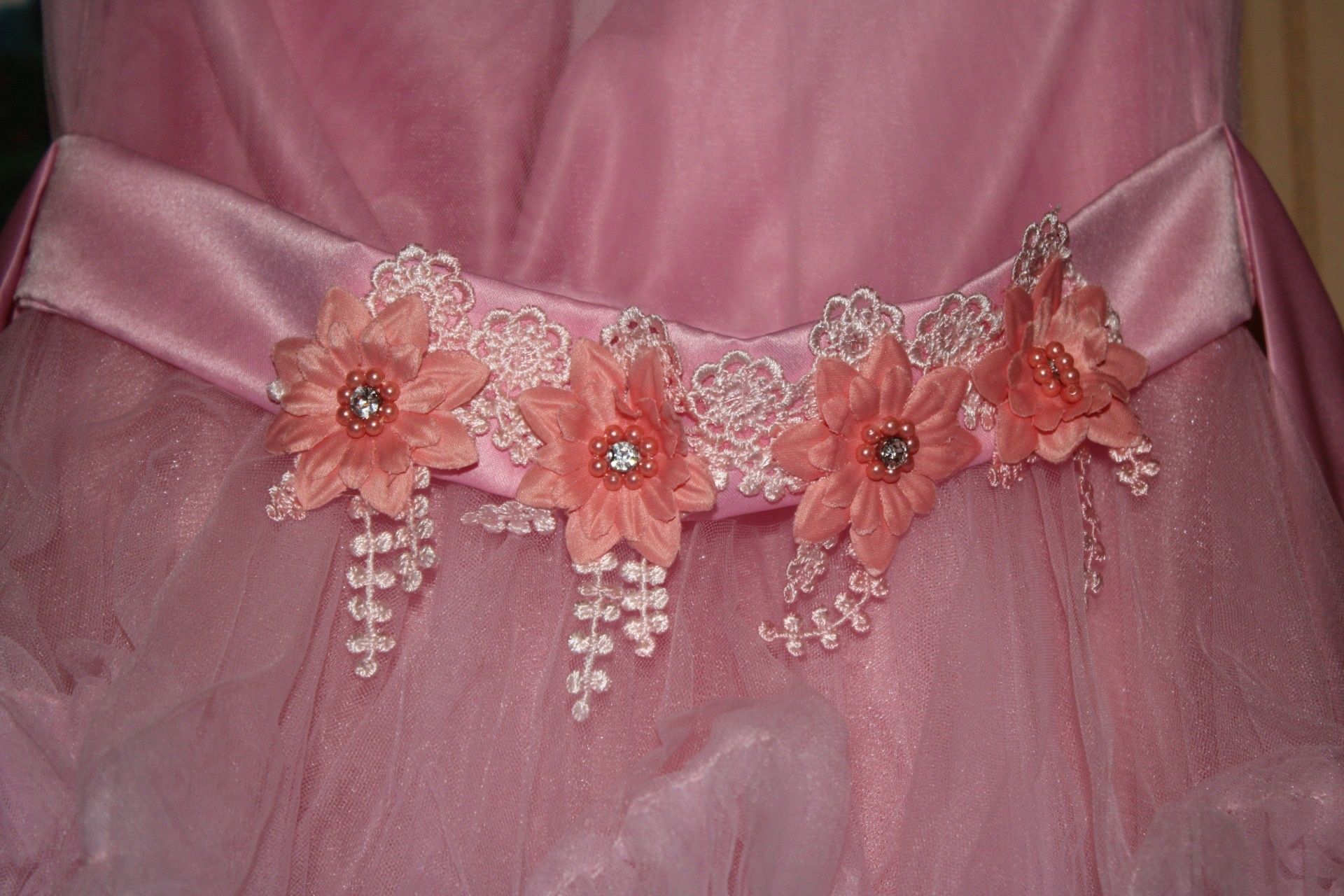 Платье нарядное розовое