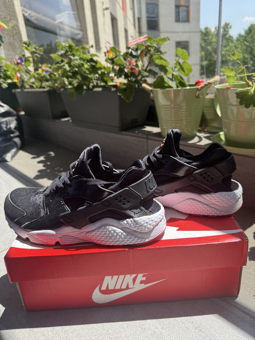 NIKE Pantofi Sport Air Huarache marime 40 unisex