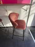 Scaun inalt de bar culoarea roz