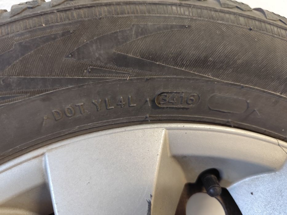 Зимни гуми Nokian WR D4 185/60/15 с железни джанти