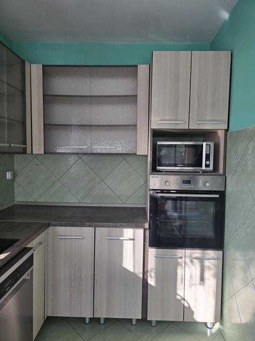 Mobila de bucătărie cu electrocasnice