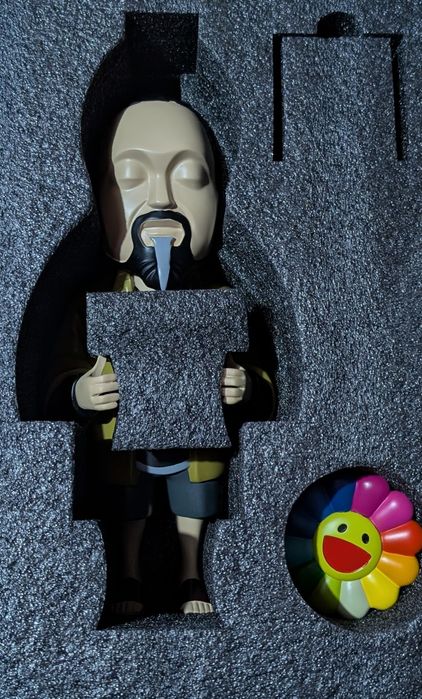 Tskashi Murakami Kaws фигура