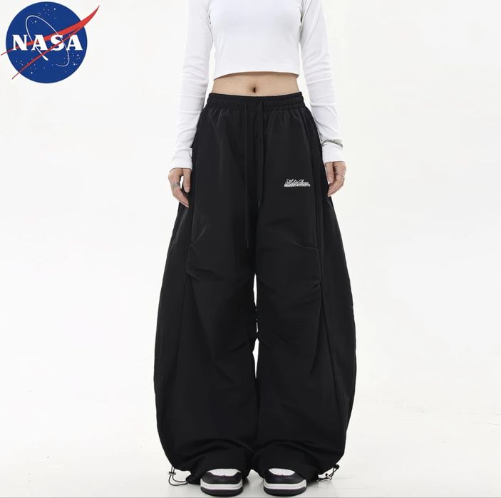 Широкие штаны NASA