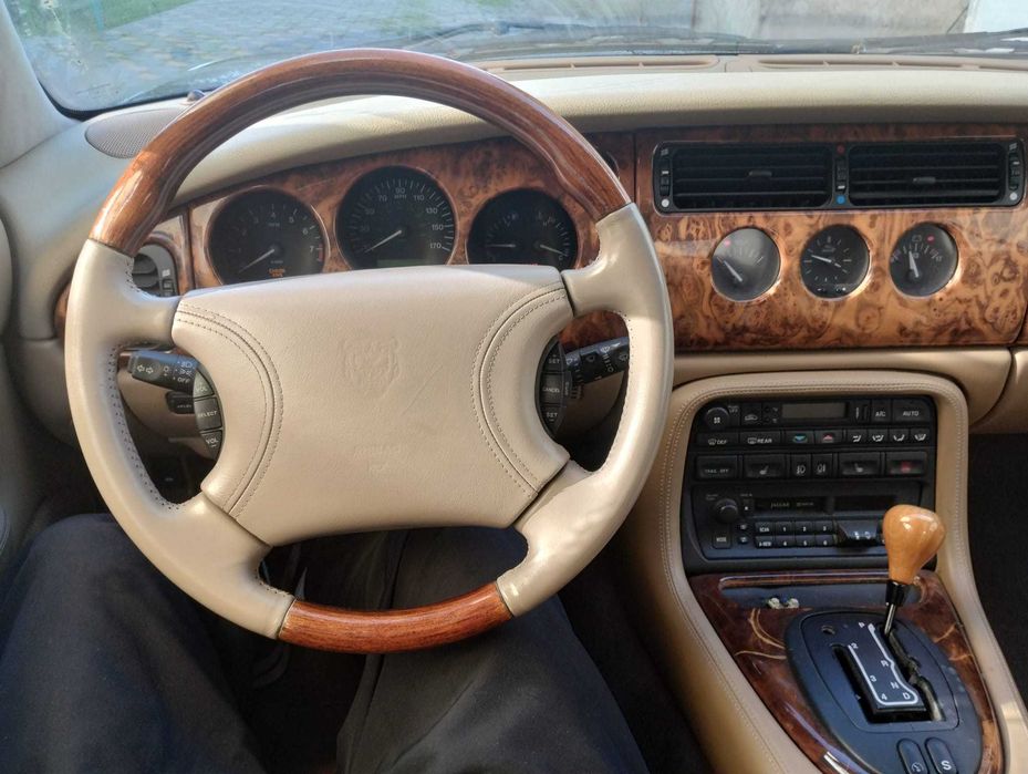 Jaguar XK8 4.0 V8 Coupé