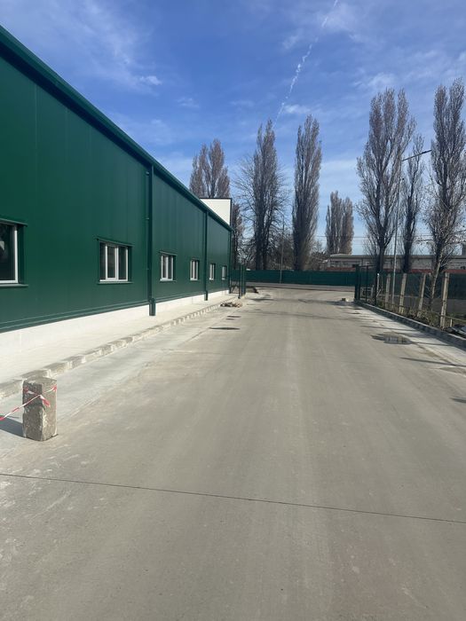 Persoana juridica inchiriaza depozit 580 mp cu platforma betonata 1200