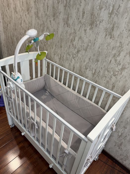 Детская кроватка