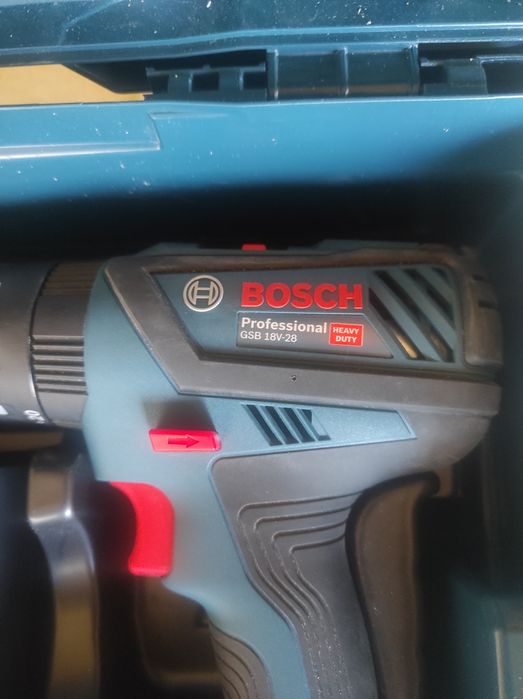 Акумулаторен безчетков винтоверт Bosch 18v-28