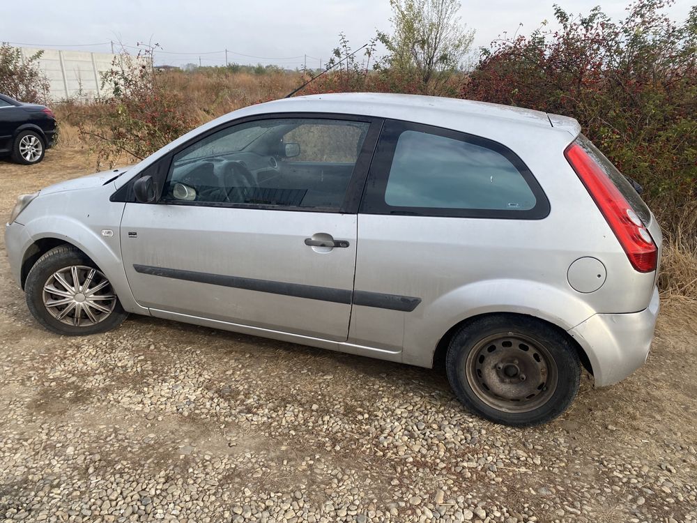 Dezmenbrez Ford Fiesta 1.3 benzina 2005-2008