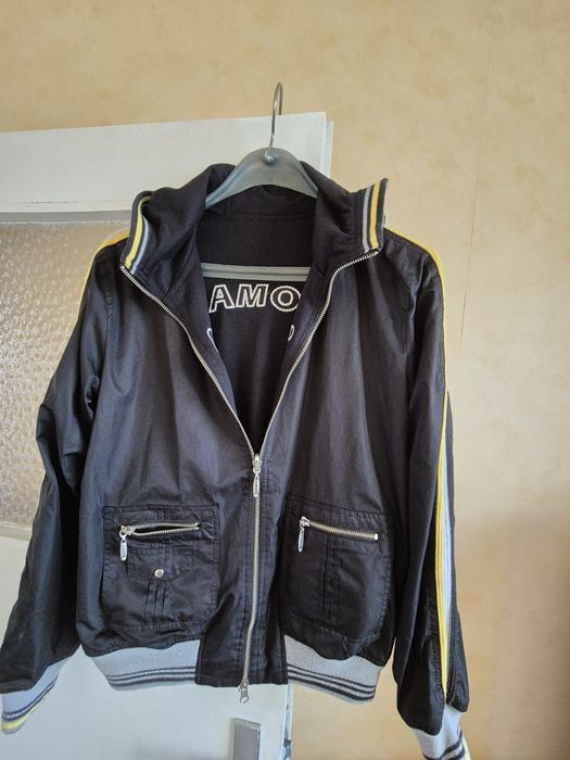 Дамски якета ветровки размер С/М