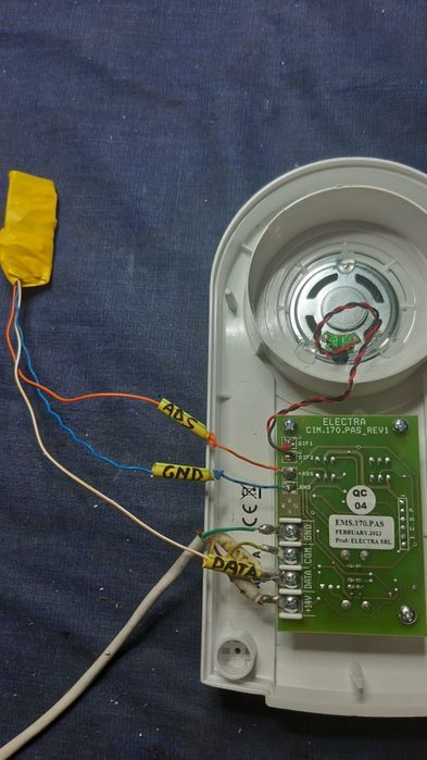 Lacatus usi Reparati Deblocari usi NON STOP,Montaje USi metalice YALE
