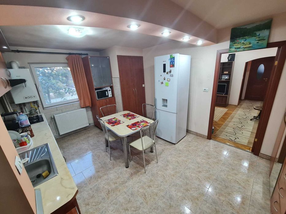 Inchiriez apartament 2 camere central